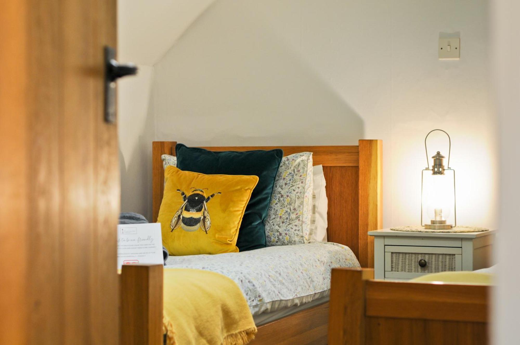 1 Apse Castle - Chocolate Box Cottage, Pet-friendly 16th Century Cottage, Surrounded By Ancient Woodland In Holiday home Shanklin