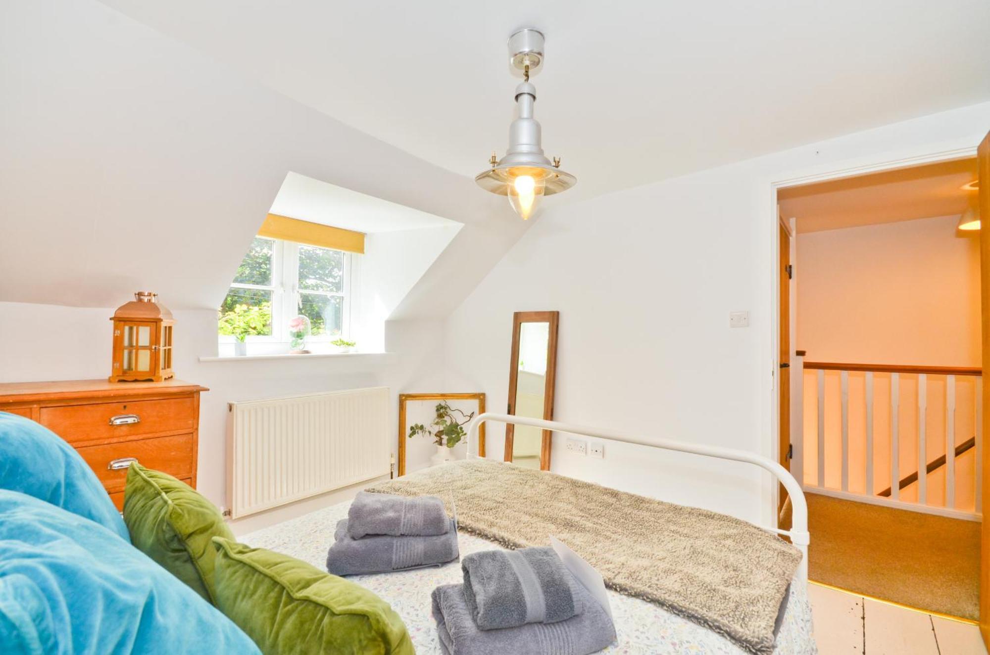 1 Apse Castle - Chocolate Box Cottage, Pet-friendly 16th Century Cottage, Surrounded By Ancient Woodland In Holiday home *